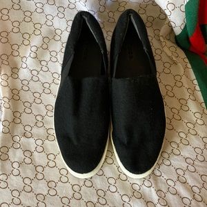 - Vince women shoes size 10M